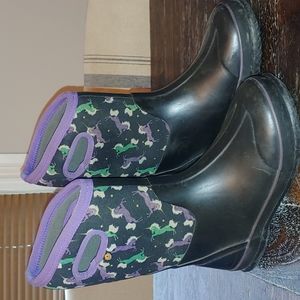Youth unicorn Bogs boots size 6